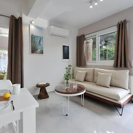 Alekos Luxury Suites Free 24H Transportation From - To Airport Artemida  Exterior photo