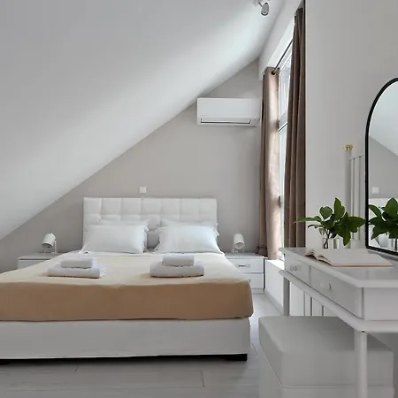 Alekos Luxury Suites Free 24H Transportation From - To Airport Artemida  Exterior photo