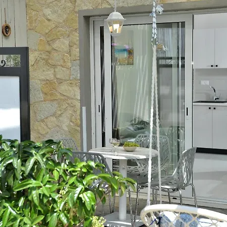 Alekos Luxury Suites Free 24H Transportation From - To Airport Artemida  Exterior photo