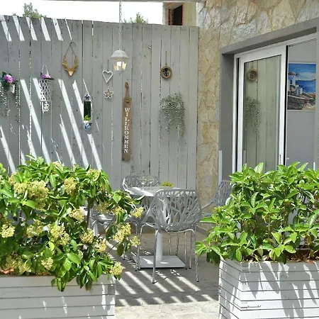 Alekos Luxury Suites Free 24H Transportation From - To Airport Artemida  Exterior photo