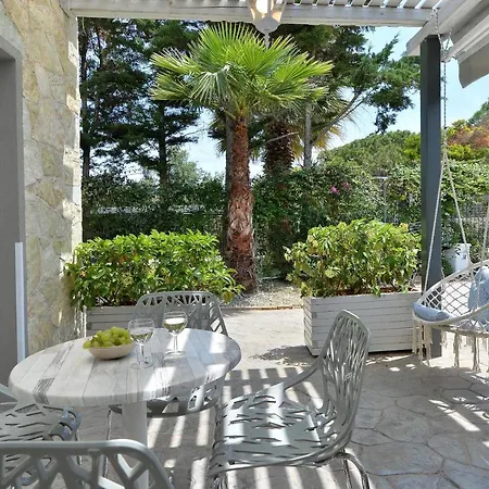 Alekos Luxury Suites Free 24H Transportation From - To Airport Artemida  Exterior photo