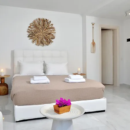 Alekos Luxury Suites - Free 24Hr Transformation From To Airport Artemida  Room photo