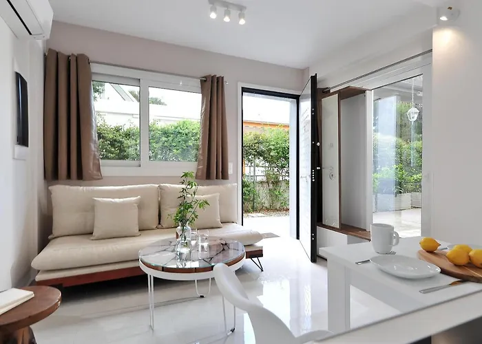 Alekos Luxury Suites Free 24H Transportation From - To Airport