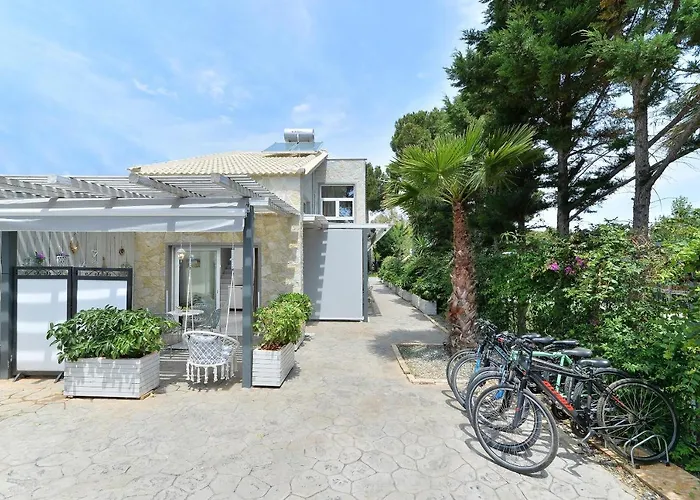 Alekos Luxury Suites Free 24H Transportation From - To Airport