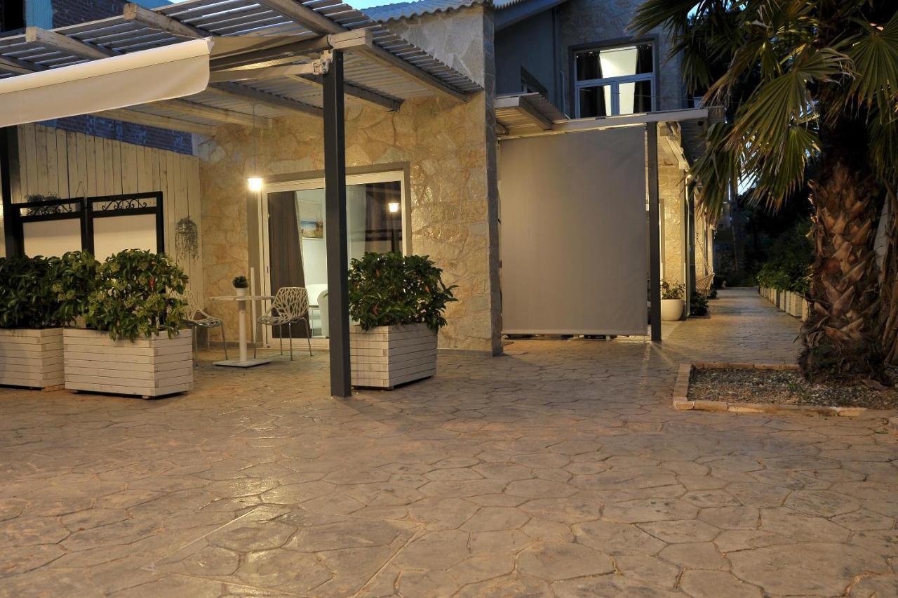 Alekos Luxury Free 24h Transportation From - To Airport Apartment