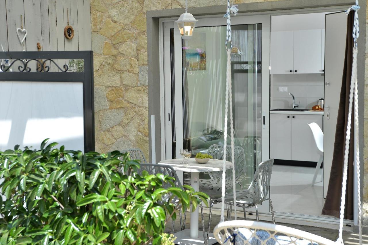 Alekos Luxury Free 24h Transportation From - To Airport * Artemida (Attica)